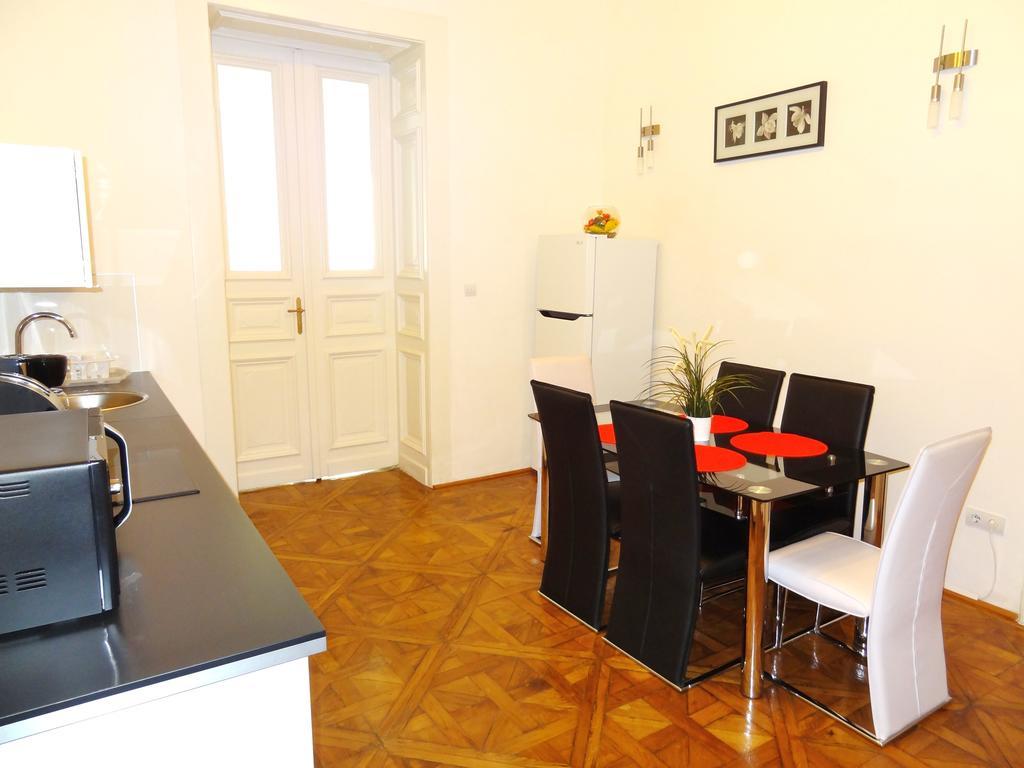 Erzsebet Boulevard Apartment Budapest Bagian luar foto