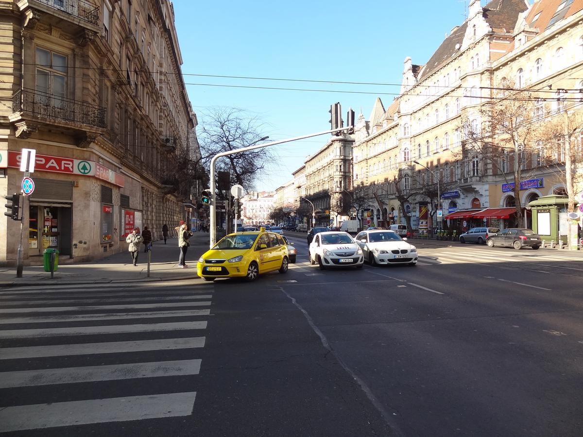 Erzsebet Boulevard Apartment Budapest Bagian luar foto